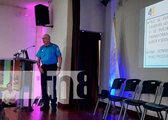 Foto: Policía Nacional presenta campaña “Salvá Tú Vida” a estudiantes de la UdeM/Tn8