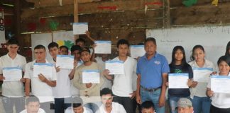 Foto: Certifican a estudiantes del Instituto sabatino Concepción de María en Siuna / TN8