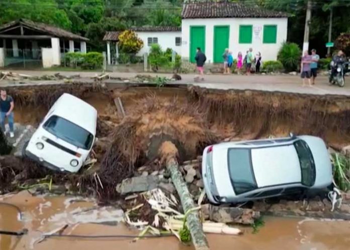 7 muertos y casas destrozadas deja tormenta en Brasil