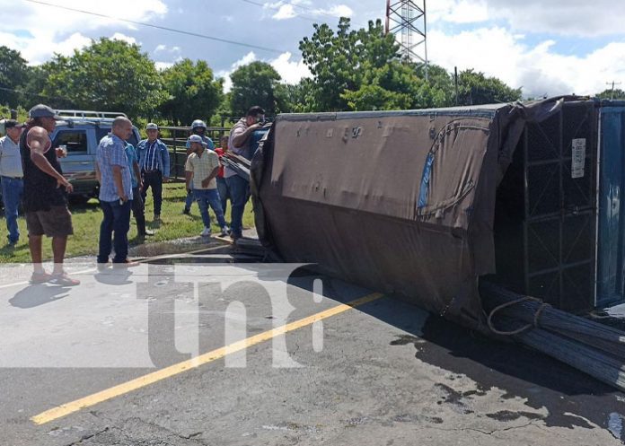 Foto: Mortal vuelco de camión en Chinandega / TN8