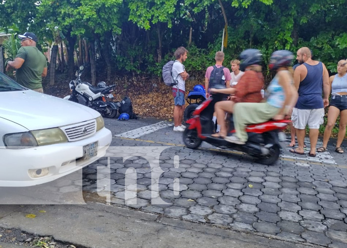 Accidente en la Cuesta de Tilgüe involucra a carro y motocicleta en Ometepe