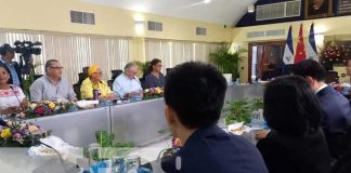 Foto: Asamblea Nacional se reúne con Comisión de Asuntos Étnicos de China / TN8