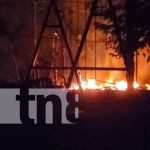 Foto: Voraz incendio deja calcinada una vivienda en Estelí / TN8