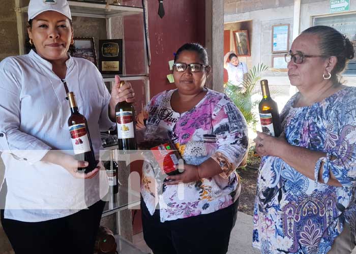 Ministra de Economía Familiar visita emprendimientos en Nandaime