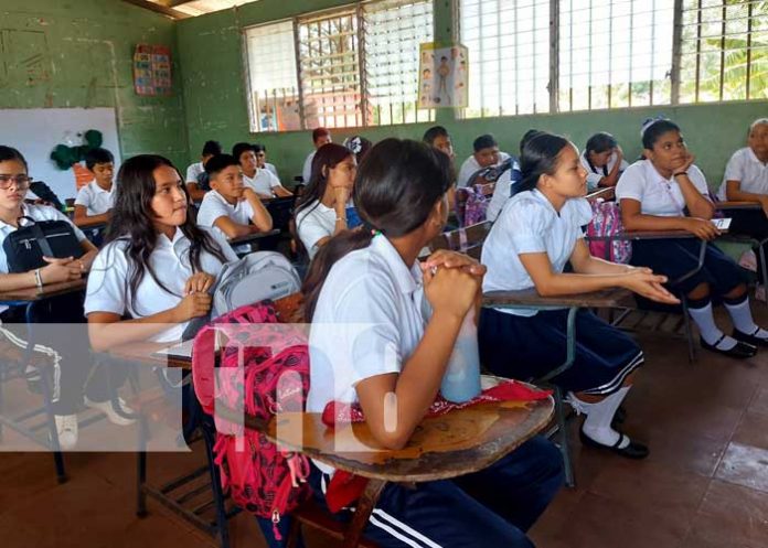 Foto: Inicia el año escolar con estudiantes de secundaria del centro público escolar en Tipitapa/TN8