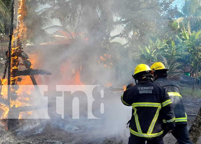 Trágico incendio consume vivienda de madera en Bilwi