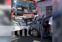 Foto: Conductor azucarado de la Ruta 120 estrella la unidad contra un taxi en Managua/TN8