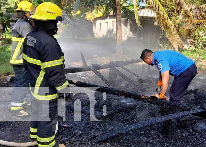 Trágico incendio consume vivienda de madera en Bilwi