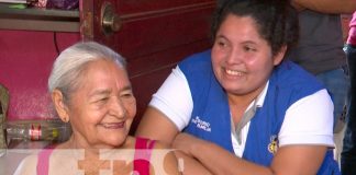 Adultos mayores llenos de sonrisas en Casa Club de Managua