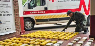 Iban camuflados 134 kilos de cocaína en una ambulancia falsa en Argentina