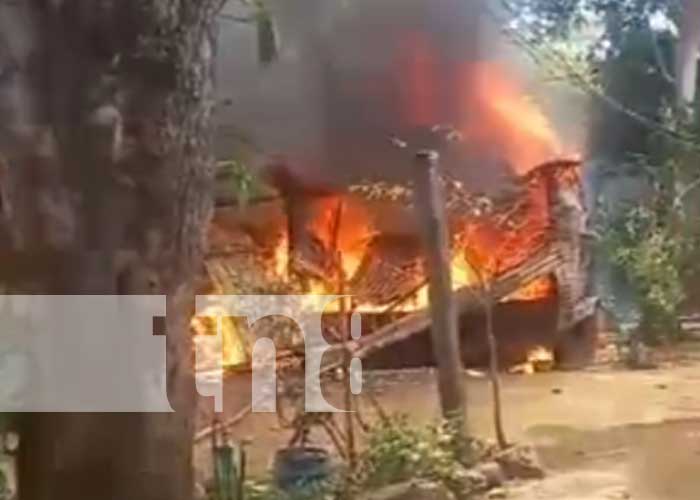 Foto: Incendio en una humilde vivienda de Ticuantepe / TN8