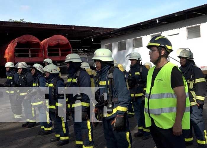 Foto: Actividades de los bomberos en honor a Tomás Borge / TN8