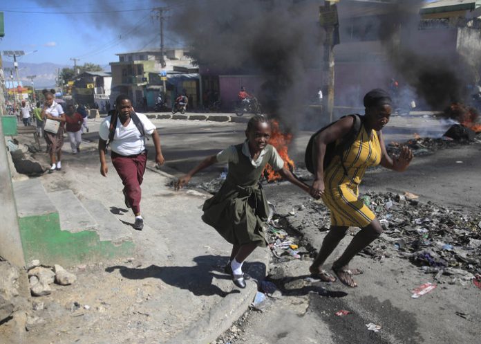 Foto: Haití en crisis: Pandillas asesinan a director escolar y secuestran a 12 personas / Cortesía