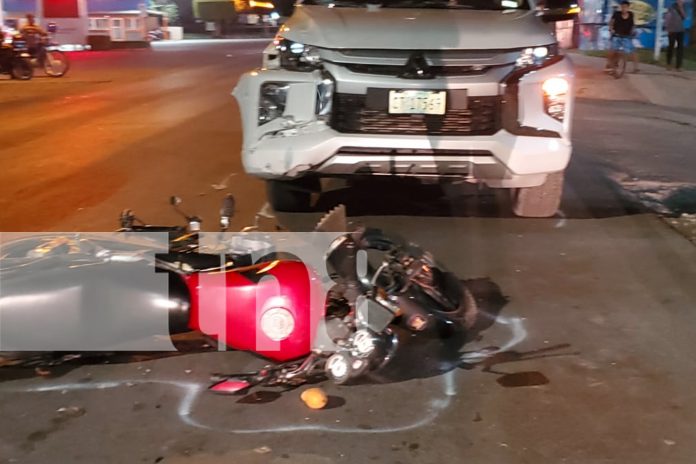 Foto: Camioneta embiste a motociclistas en Juigalpa/TN8