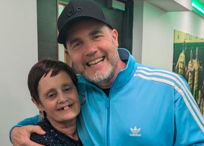 Foto: Gary Barlow visita a fan /cortesía 