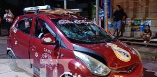 Foto: Motociclista herido tras choque con taxi en la entrada de la iglesia Maranatha en Bluefields/TN8