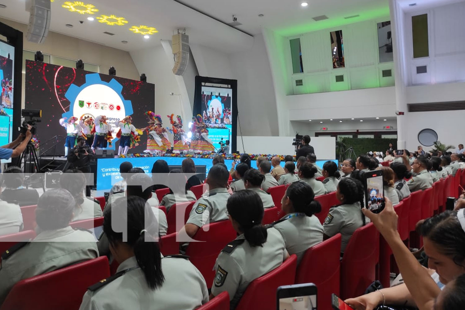 Foto: Finaliza I Congreso Internacional de Enfermería con más de mil enfermeros / TN8