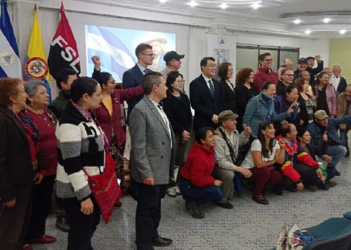 Foto: Embajada de Nicaragua en Colombia honra la memoria del General Sandino / Cortesía