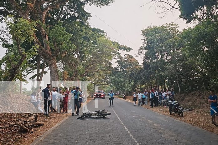 Aparatoso accidente de tránsito deja varias personas lesionadas en Jalapa