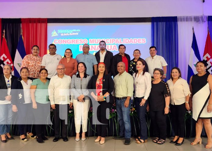 Foto: Autoridades municipales en pro de las familias /TN8