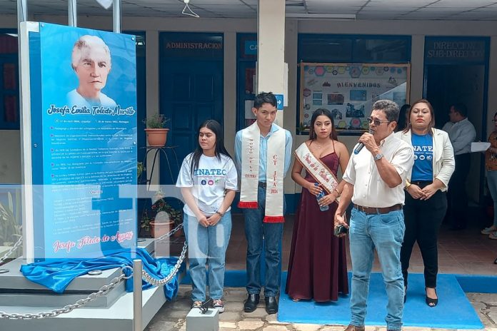 Foto: Homenaje a Josefa Toledo de Aguerrí en el 47 aniversario del Centro Tecnológico en Juigalpa/TN8