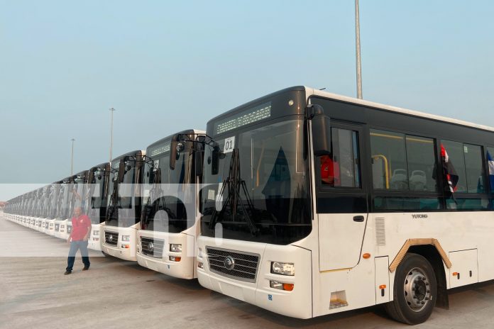 Nicaragua fortalece su transporte, con la llegada de 250 buses nuevos desde China