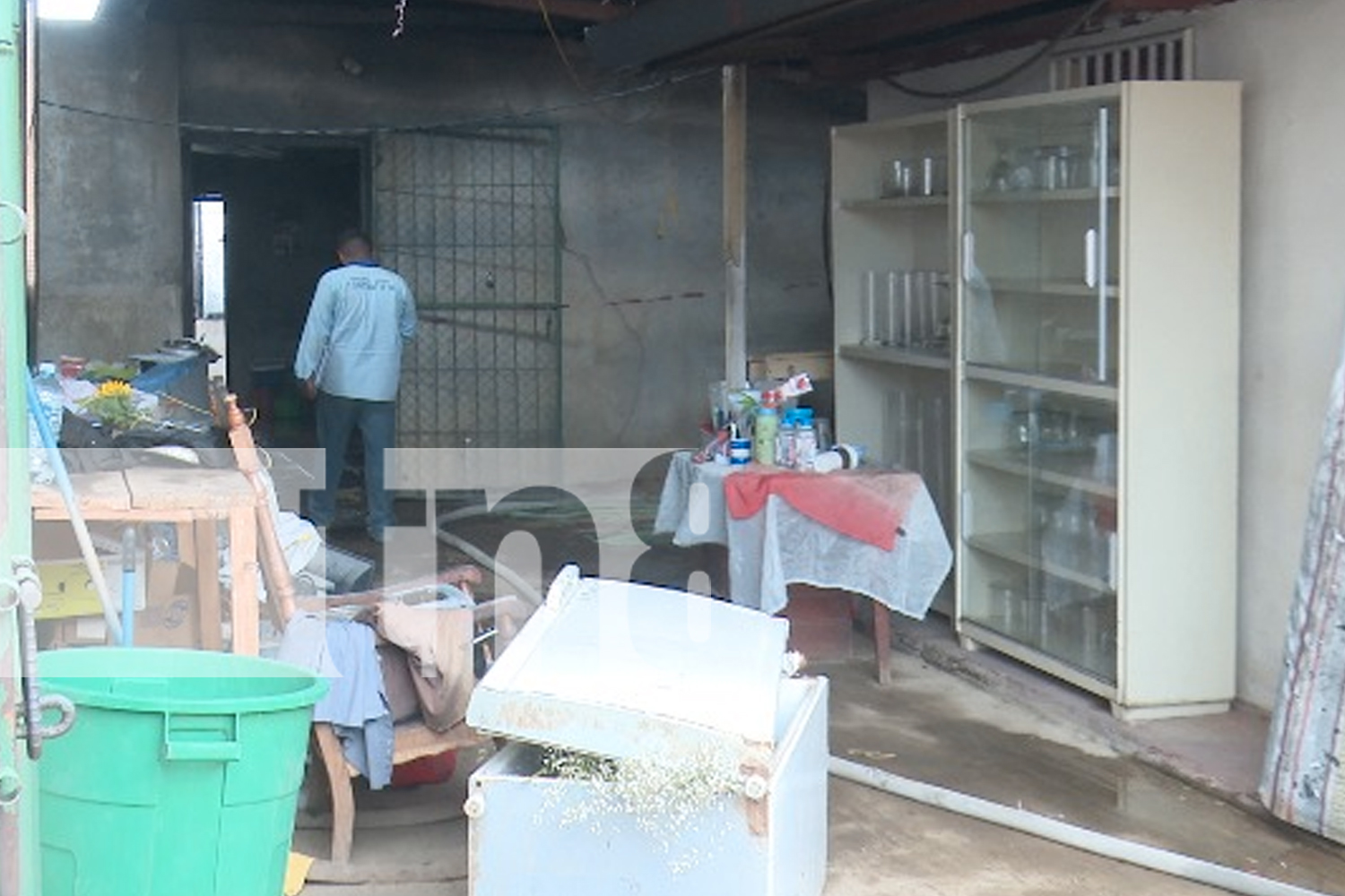 Foto: Incendio por supuestas fallas eléctricas arrasa con un cuarto de alquiler en Managua / TN8