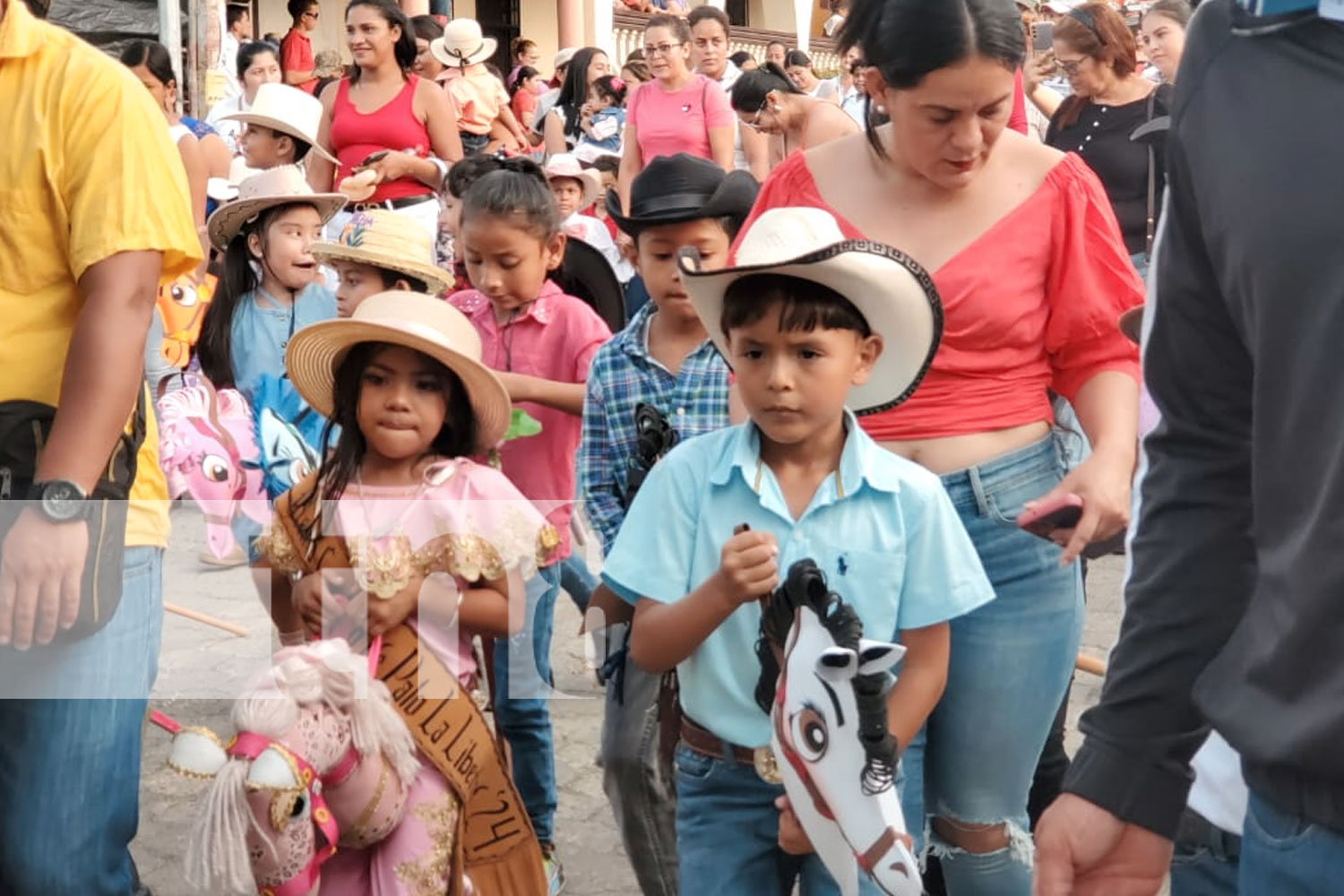 Foto: Desfile infantil marca inicio de las fiestas patronales en La Libertad, Chontales/TN8