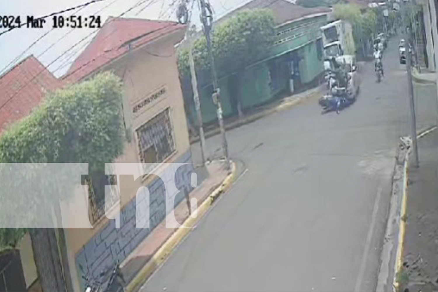 Motociclista herido tras choque provocado por violación de señal de tránsito en Chinandega