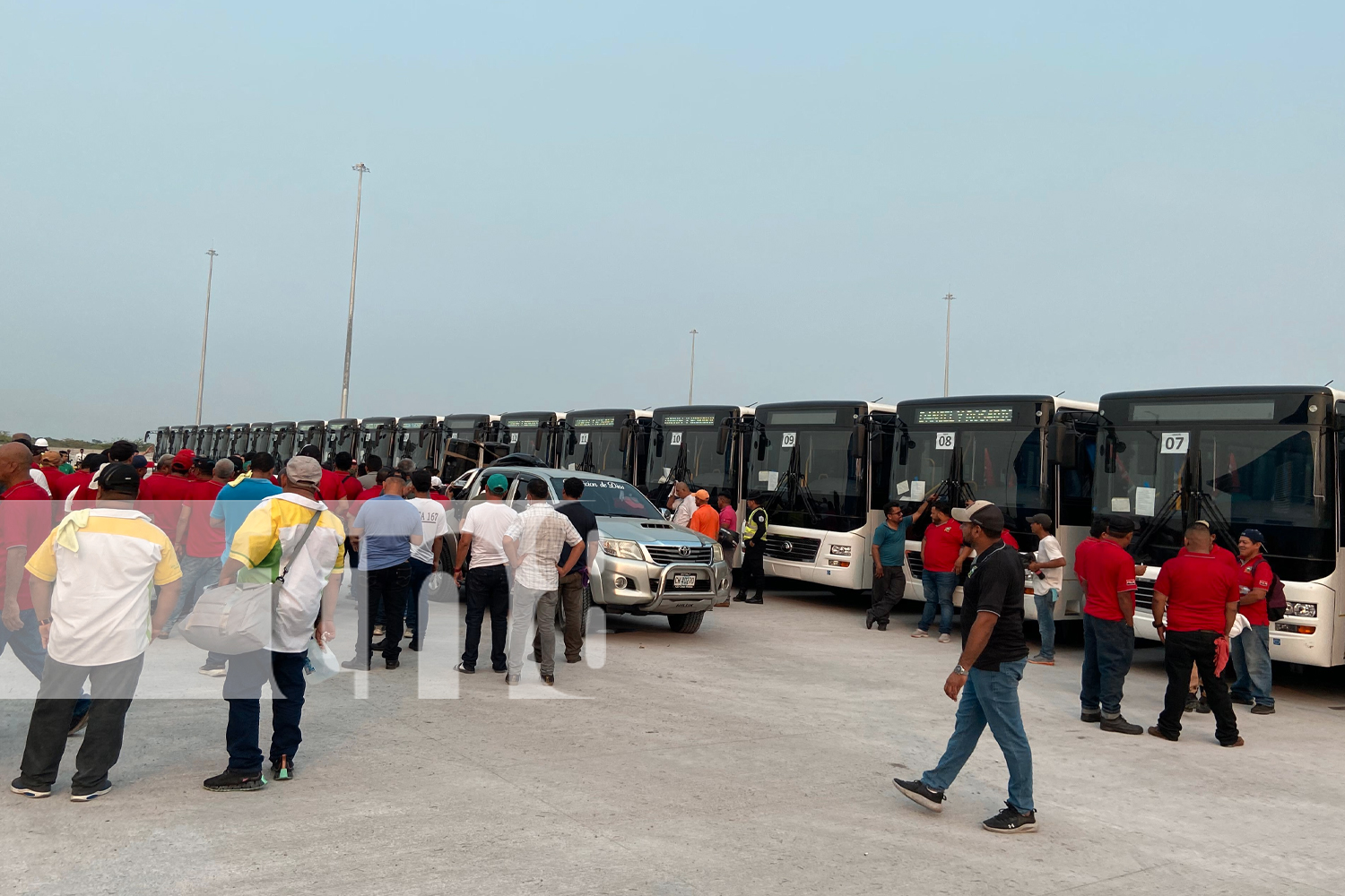 Nicaragua fortalece su transporte, con la llegada de 250 buses nuevos desde China
