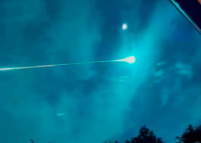 Foto: Joven graba el momento exacto cuando un meteorito partió el cielo / Cortesía
