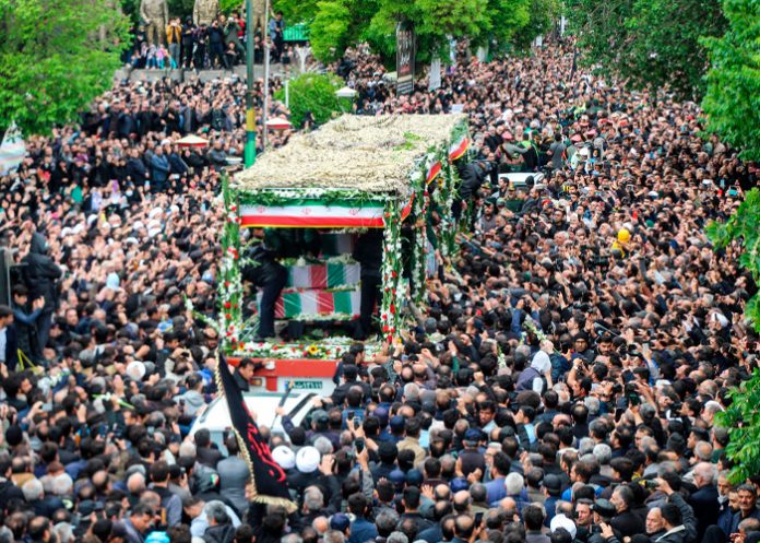 Foto: Solemne funeral de Raisi /cortesía