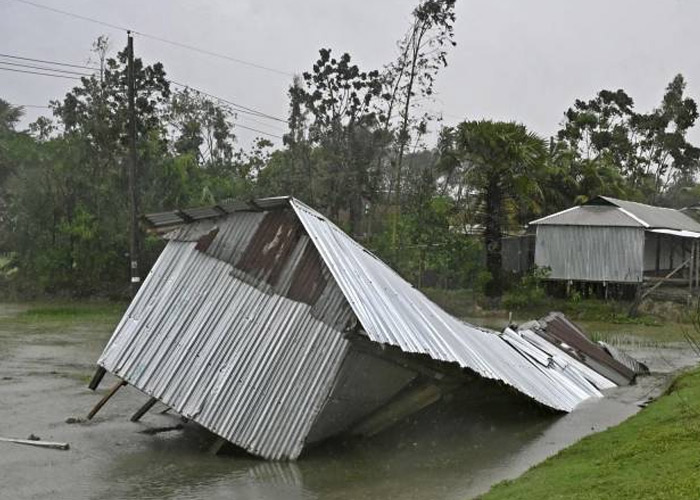 Un ciclón deja al menos 10 muertos en Bangladés