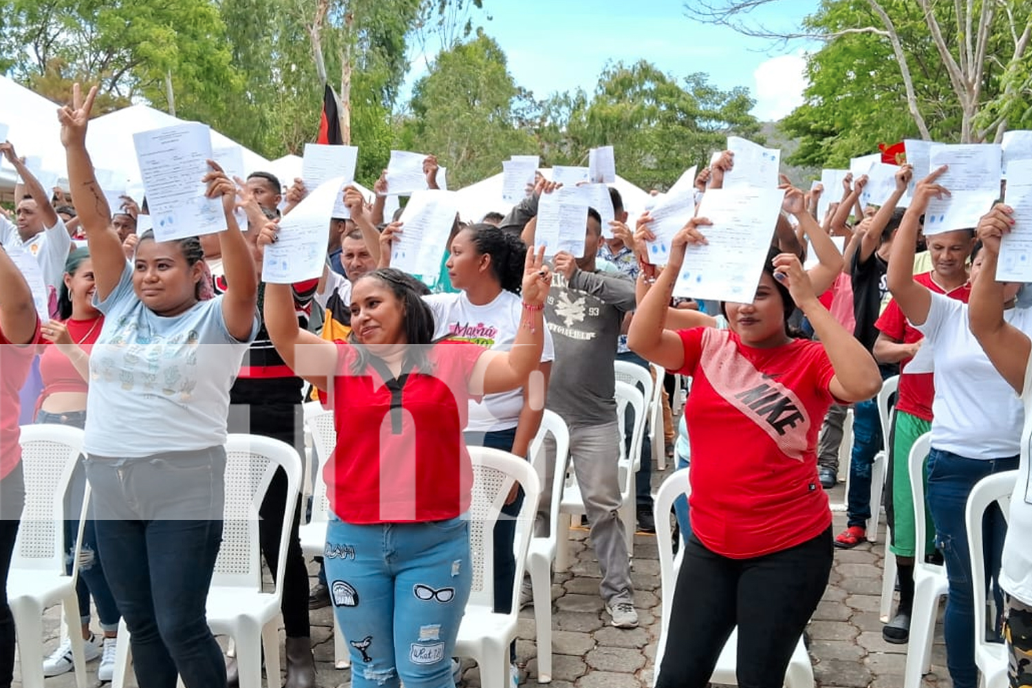 Autoridades de Nicaragua entregan carta de libertad a ex-presos en los departamentos