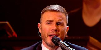 Foto: Gary Barlow visita a fan /cortesía