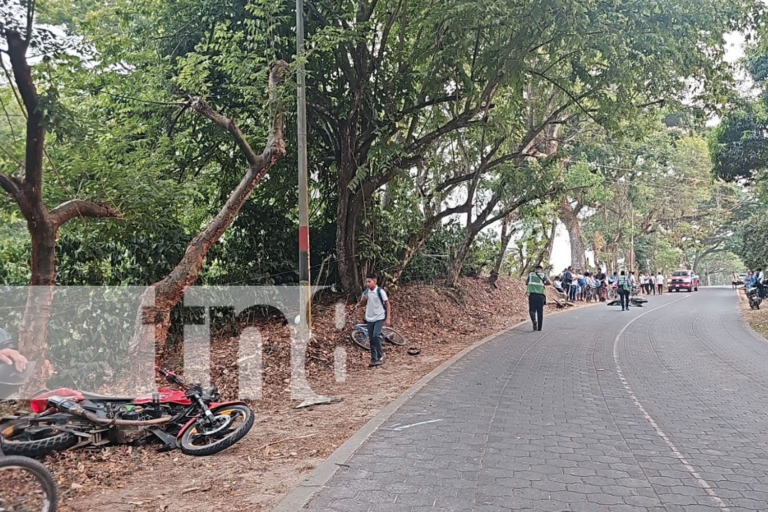 Aparatoso accidente de tránsito deja varias personas lesionadas en Jalapa