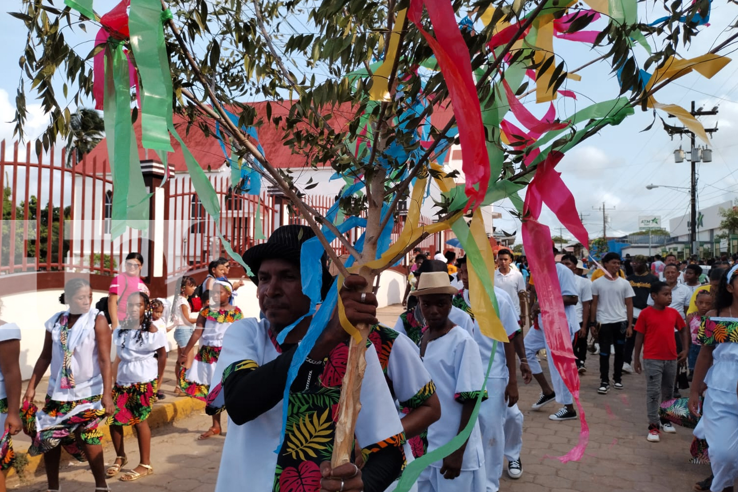Foto: ¡Celebración colorida en Bluefields! Multitudes disfrutan del tradicional Mayo Ya/TN8