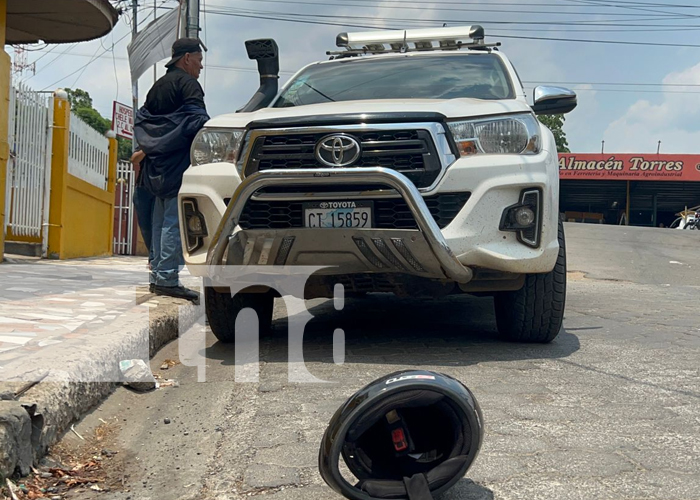 Foto: Acompañante de motocicleta lesionada al ser arrollados por una camioneta en Juigalpa/TN8