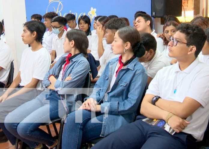 Foto; Reunión histórica en el Ministerio de la Juventud con veteranos de guerra/ TN8