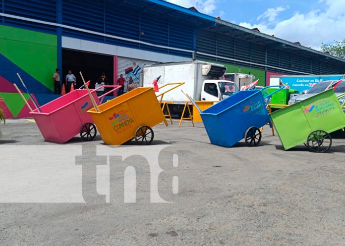 Foto; ALMA entrega volquetes, minicargadora y camión doble cabina a mercados de Managua/ Cortesía