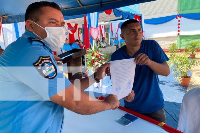 Autoridades de Nicaragua entregan carta de libertad a ex-presos en los departamentos