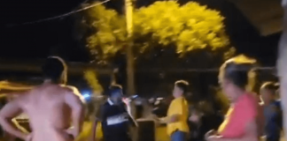 Foto: Pleito de dos hombres por unos celos en fiesta patronal de Teustepe, Boaco / TN8