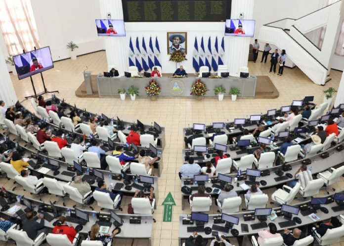 Foto: Sesión parlamentaria sobre las relaciones estrechas entre Nicaragua y Angola