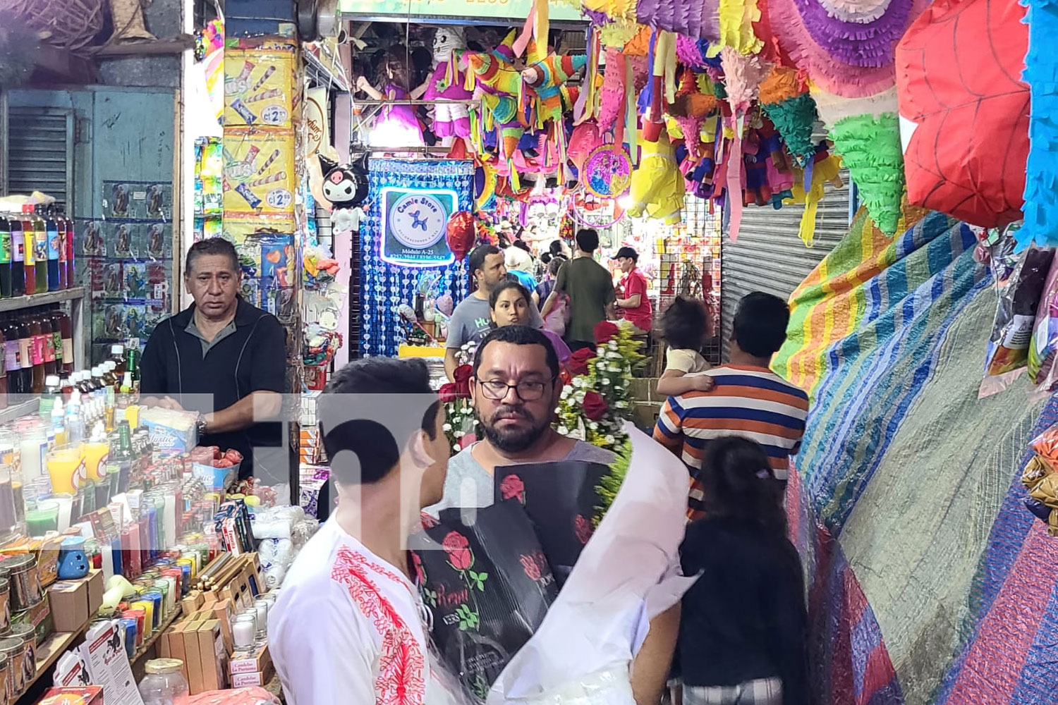 Foto: Dinamismo en mercados de Nicaragua por el Día de las Madres / TN8