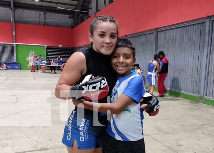 Foto: Madre campeona de MMA originaria de Carazo / TN8