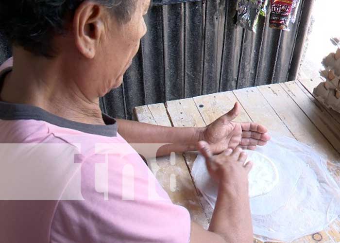 Foto: Premios para una madre en Crónica TN8 