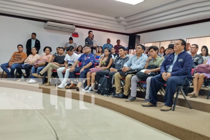 Foto: Exposición sobre Sandino y Martí en la UNAN-Managua / TN8