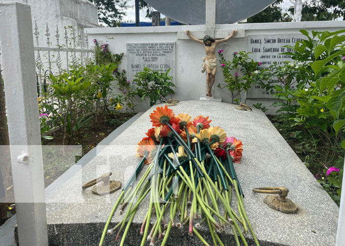 Foto: Homenaje a Lidia Saavedra, madre del Comandante Daniel Ortega / TN8