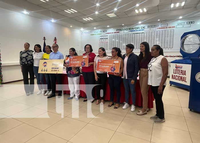 Foto: Lotería Nacional realiza entrega de utilidades / TN8