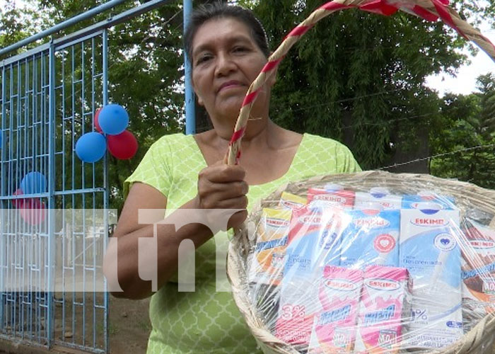 Foto: Premios para una madre en Crónica TN8